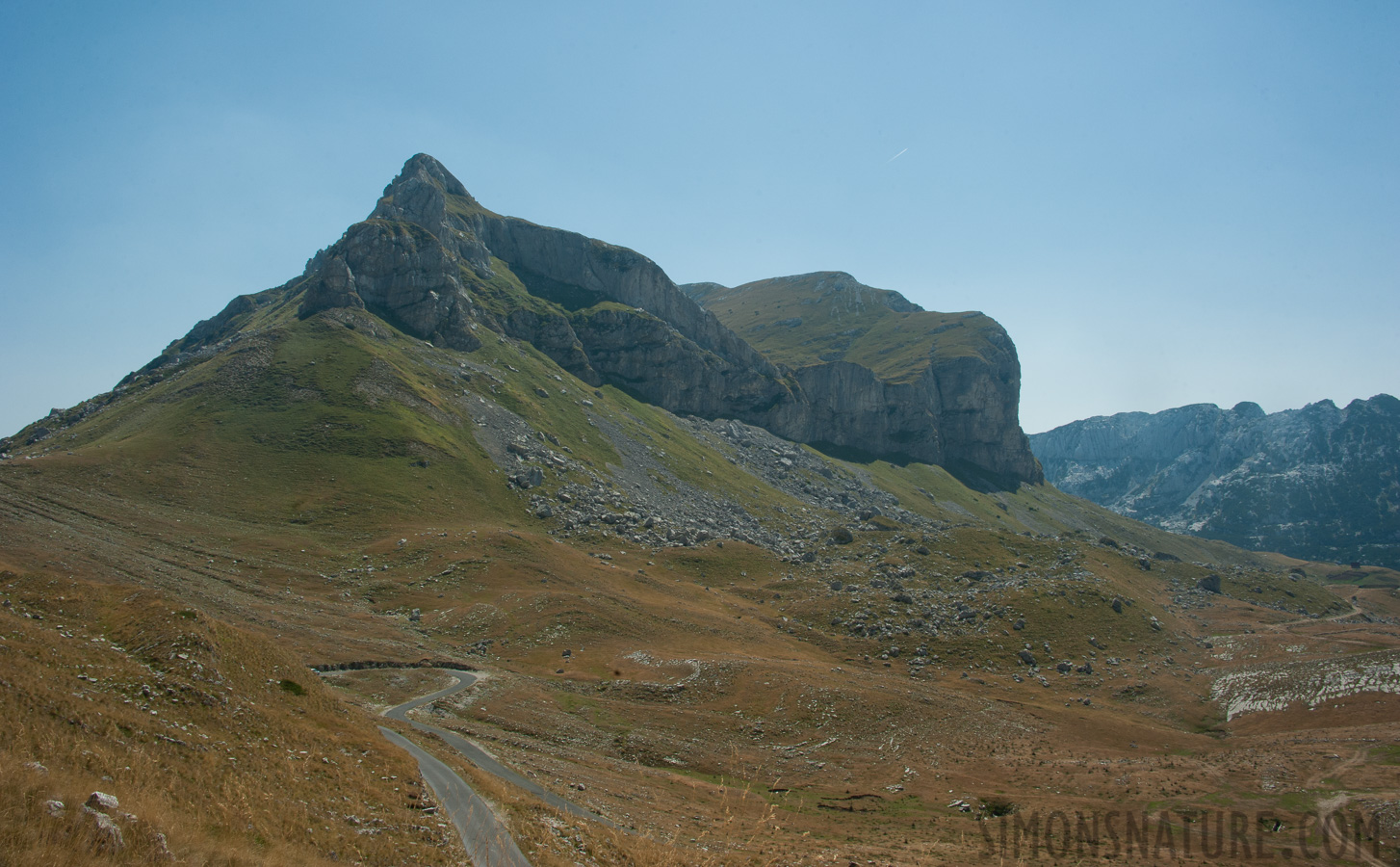 Montenegro - In the region of the Durmitor massif [28 mm, 1/160 sec at f / 18, ISO 400]